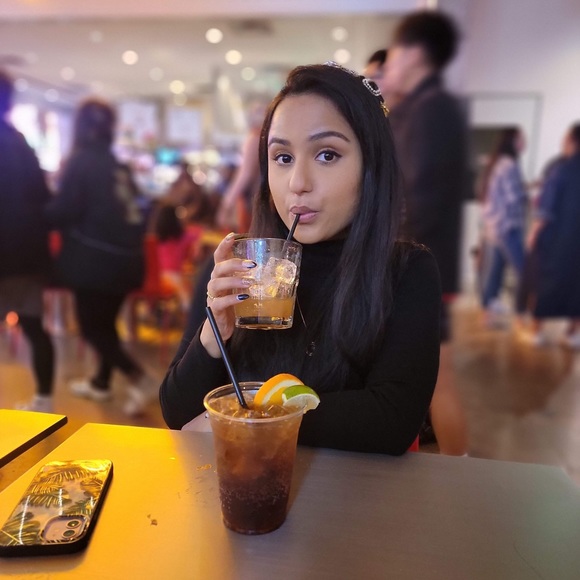 Meet your Posher, Reecha - Picture 1 of 1